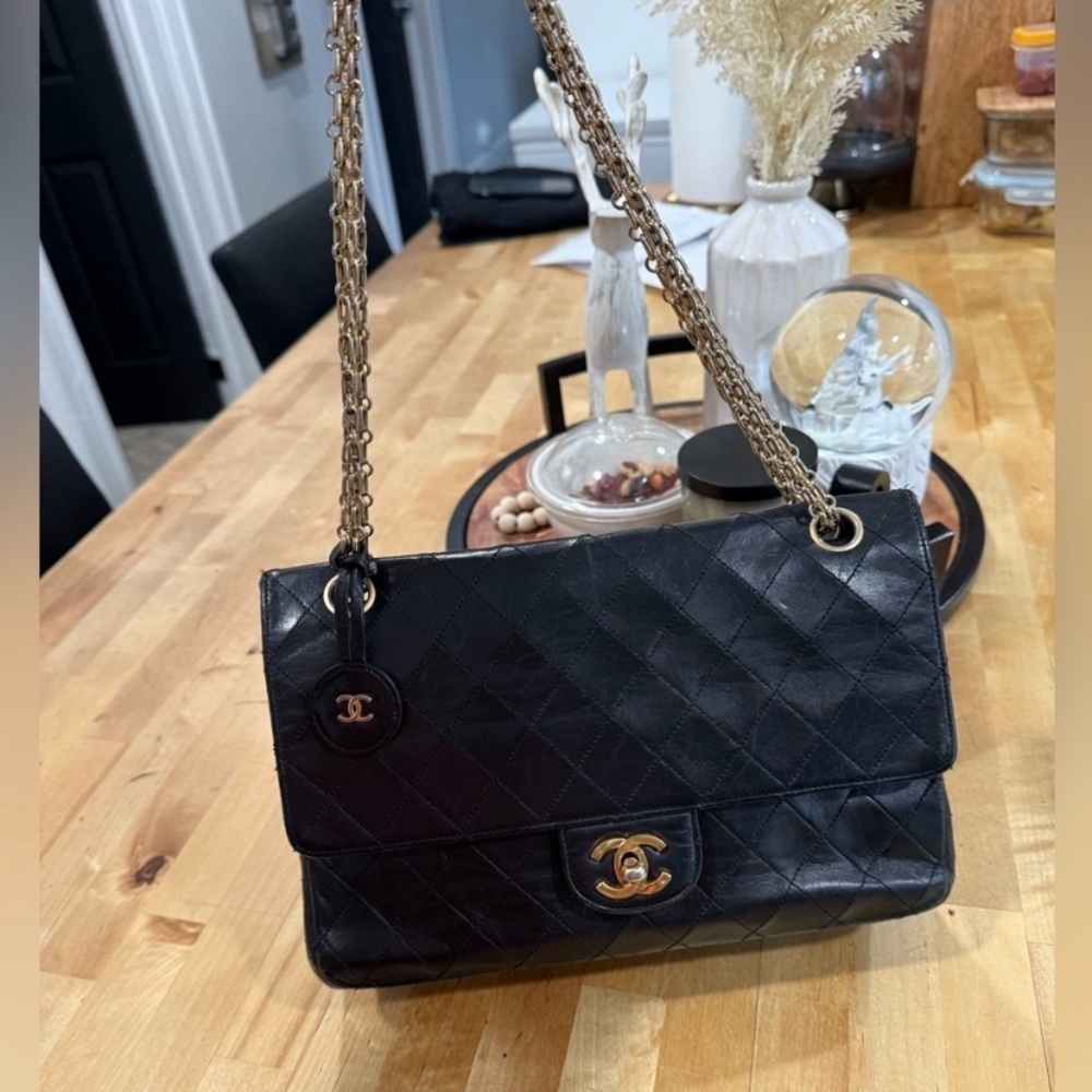 Double flap Chanel bag - Picture 1 of 14